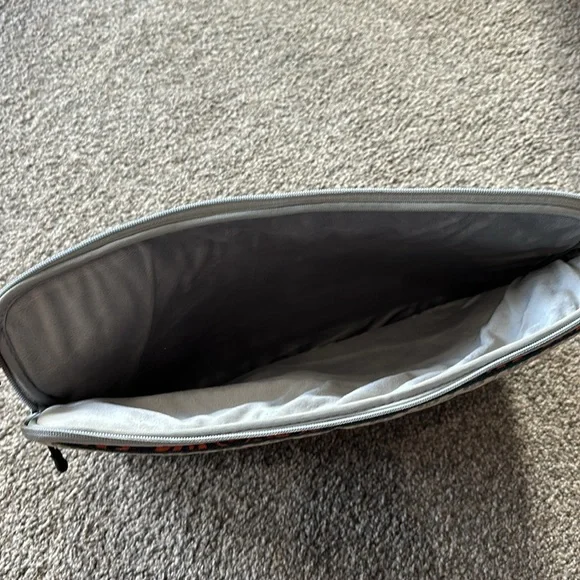 Computer case - Picture 4 of 4